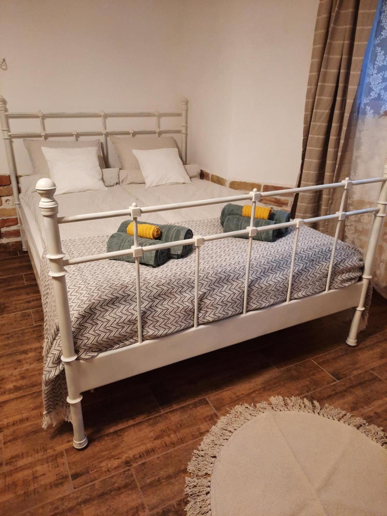 Kuria Apartman Budapest With Free Parking Buitenkant foto
