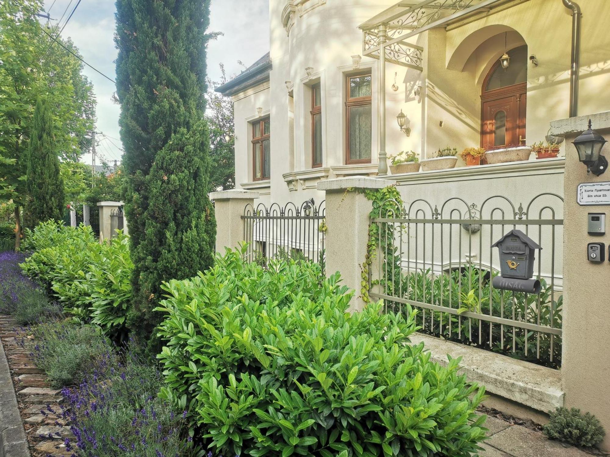 Kuria Apartman Budapest With Free Parking Buitenkant foto