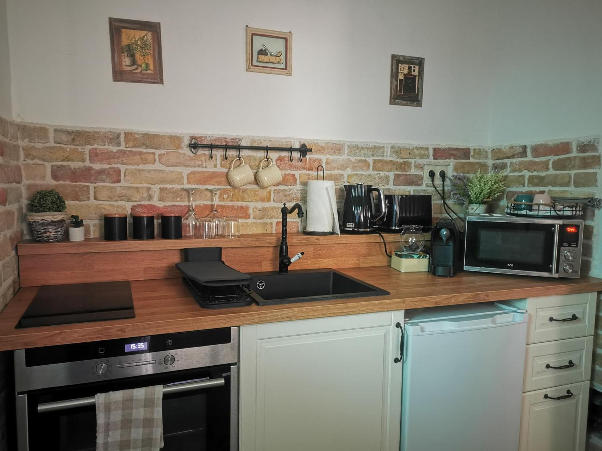 Kuria Apartman Budapest With Free Parking Buitenkant foto