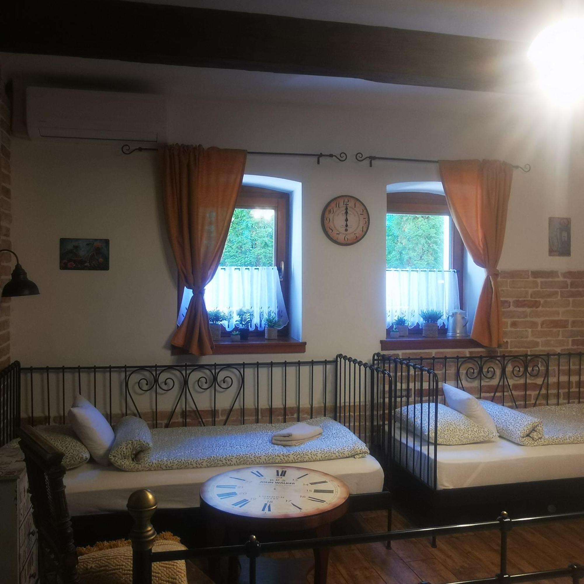 Kuria Apartman Budapest With Free Parking Buitenkant foto